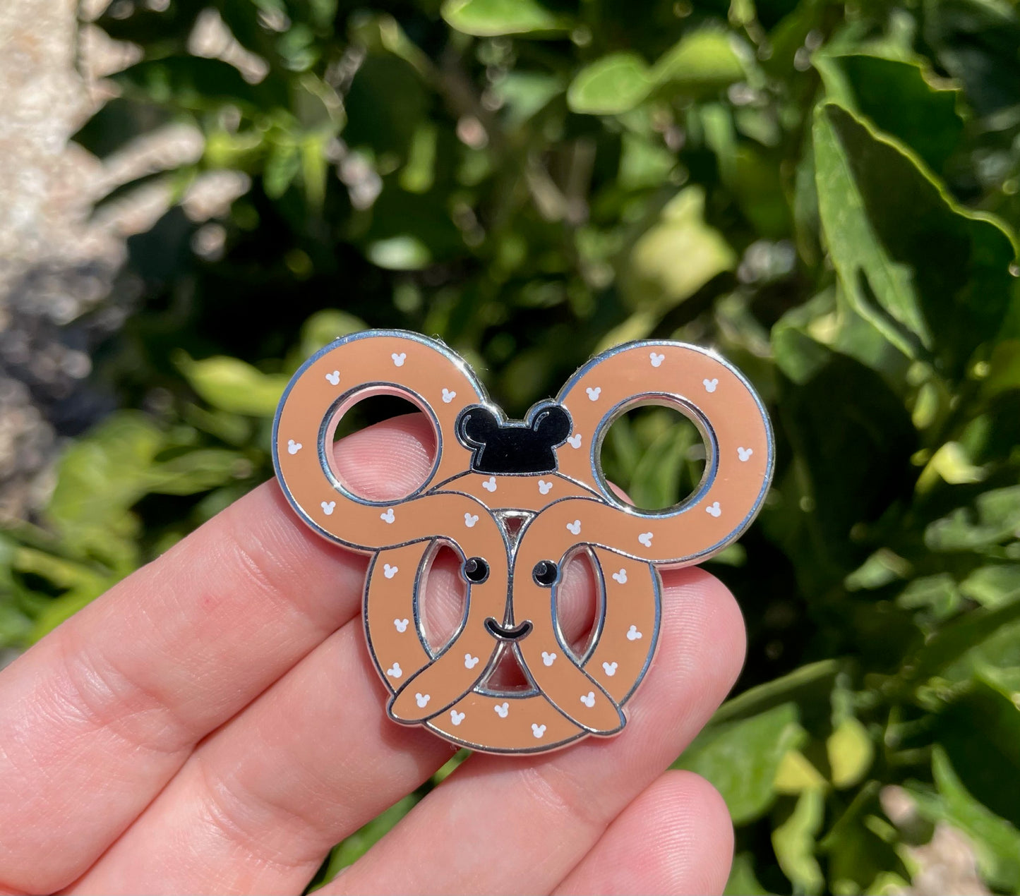 Pretzel Pin